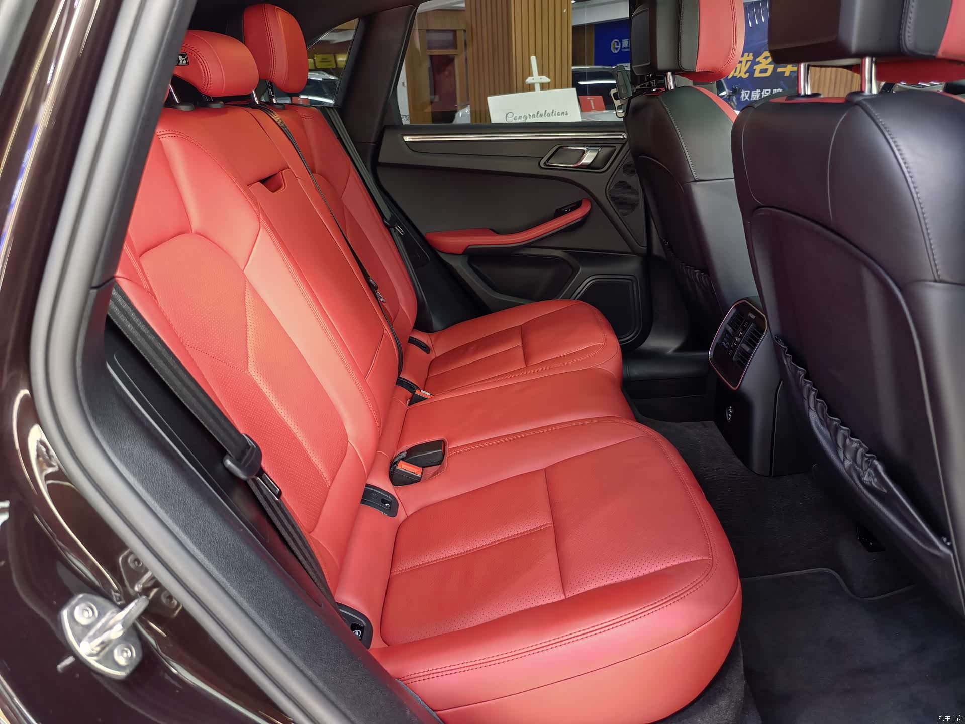 Porsche Macan, 2021 все фото