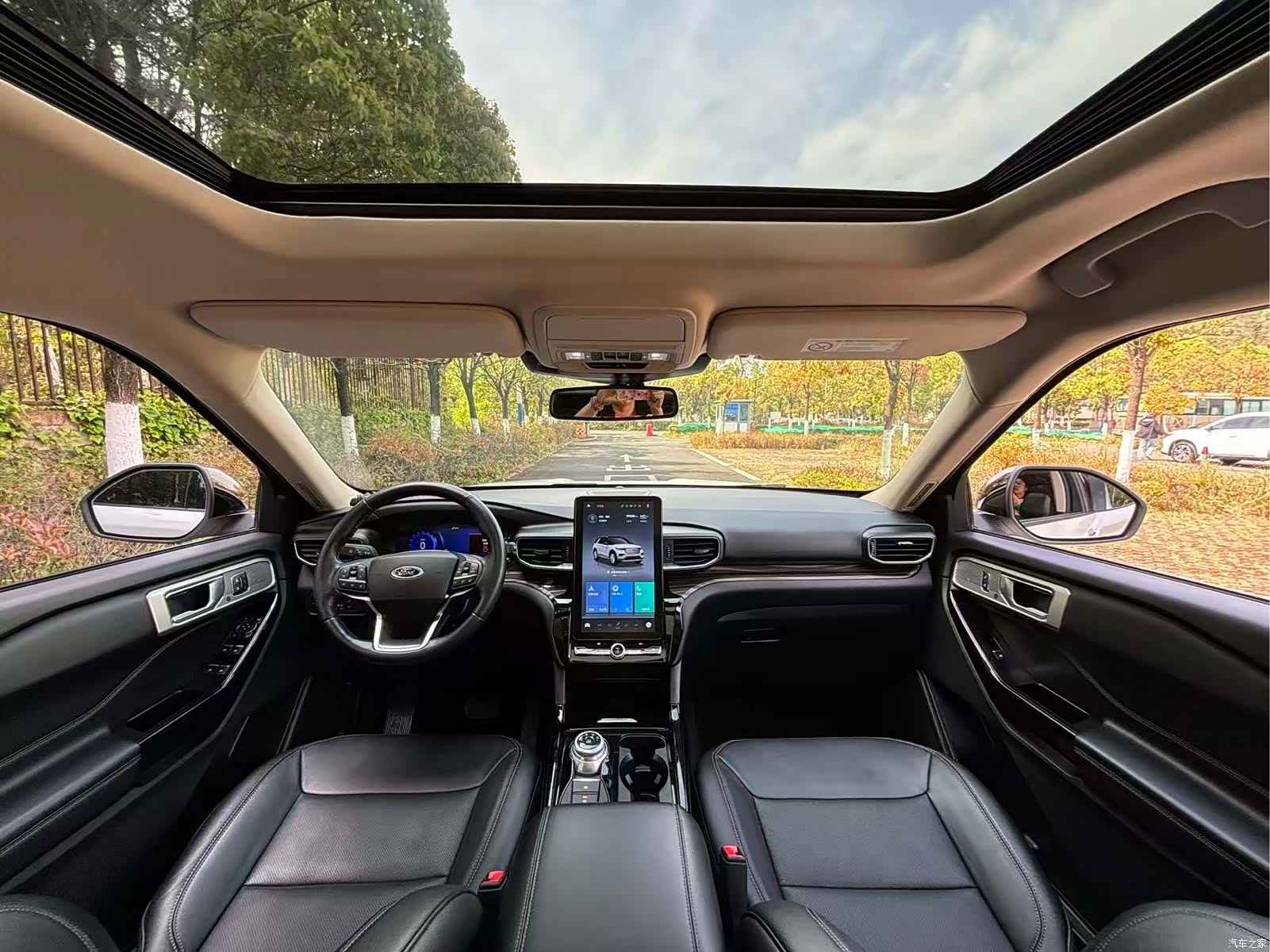 Ford Explorer, 2022 9