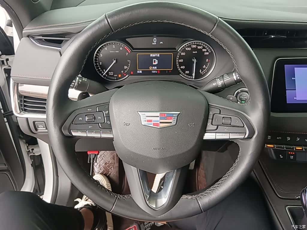 Cadillac XT4, 2022 11