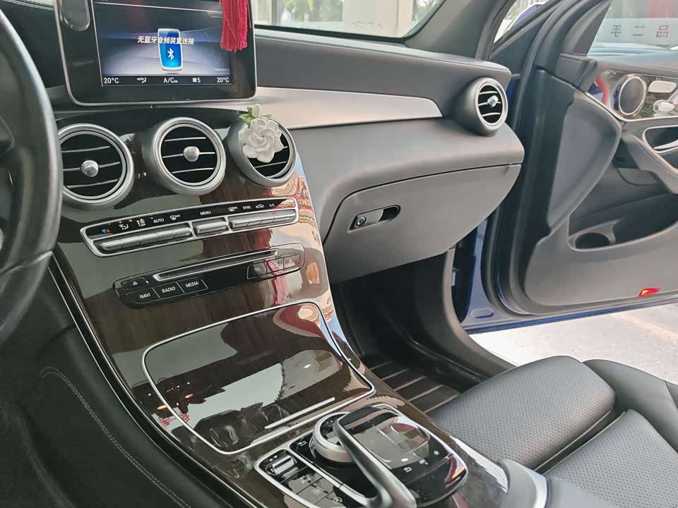 Mercedes-Benz GLC Mercedes-Benz GLC