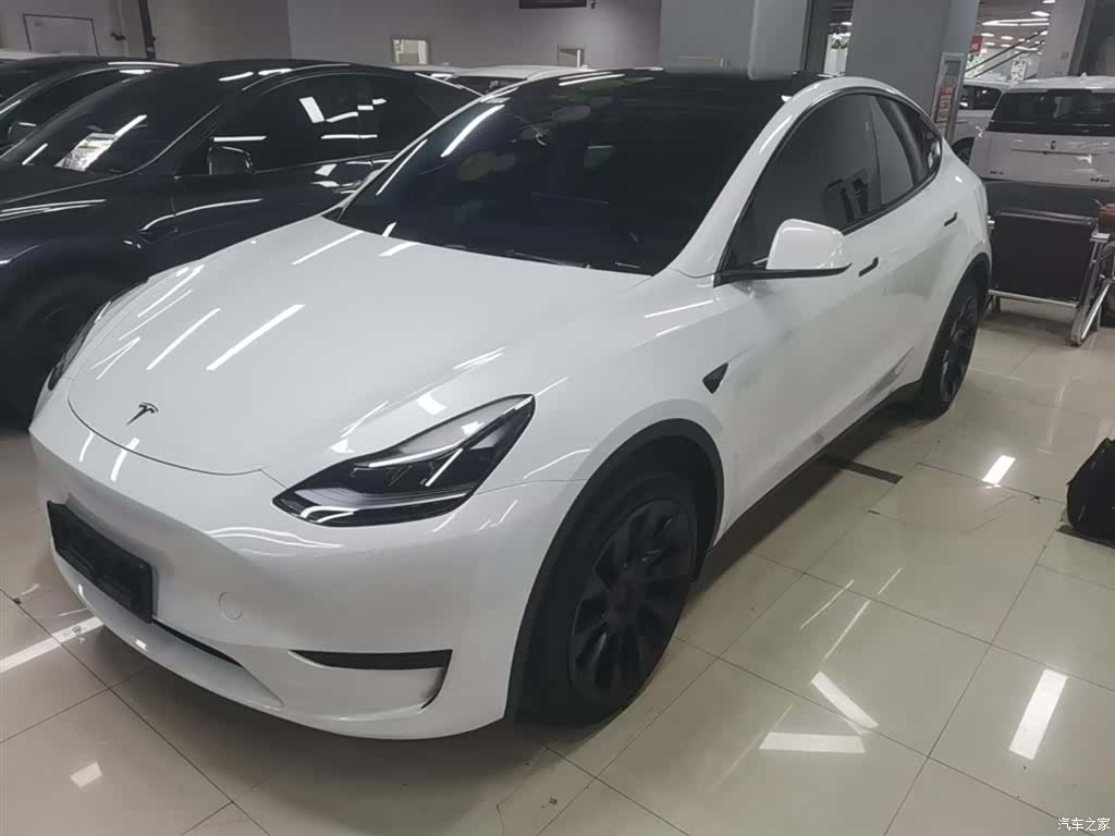 Tesla Model Y, 2024 1
