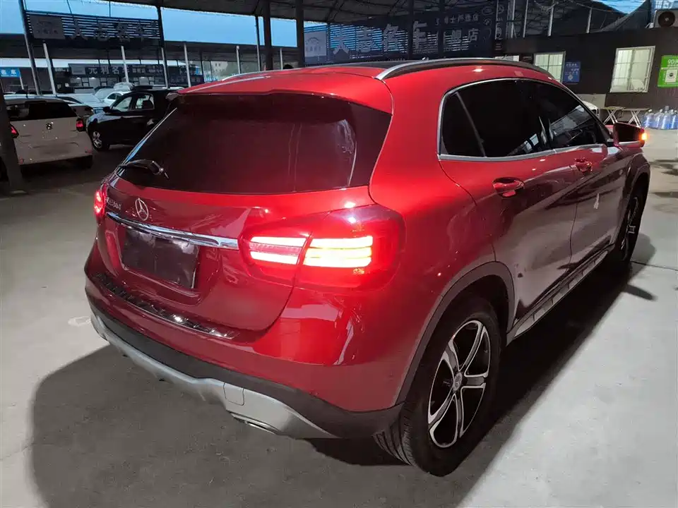 Mercedes-Benz GLA