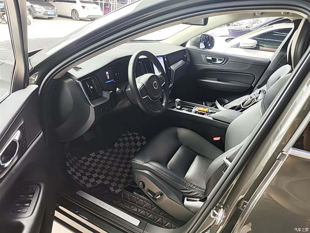 Volvo XC60, 2022 16