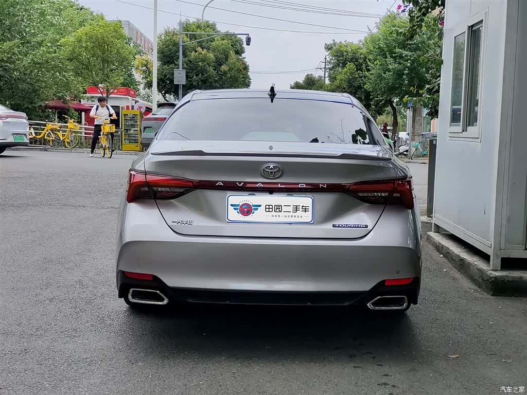Toyota Avalon, 2019 все фото