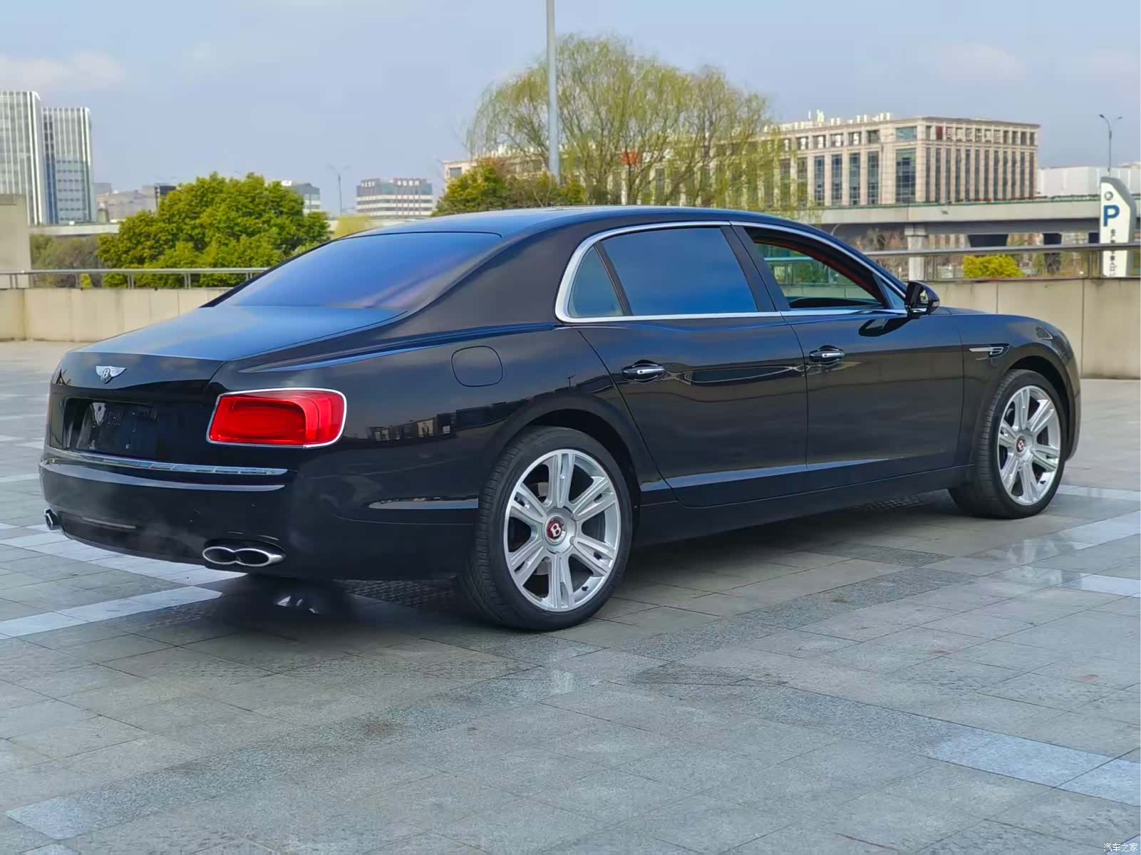 Bentley Flying Spur, 2015 все фото