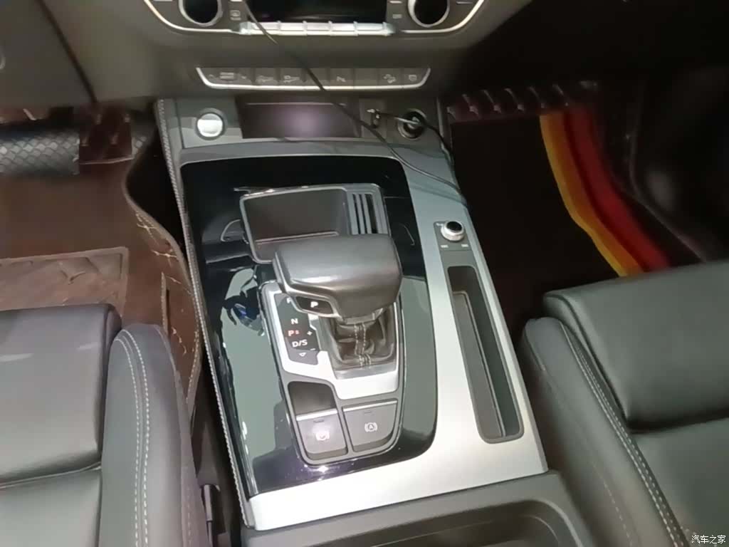 Audi Q5L, 2022 14