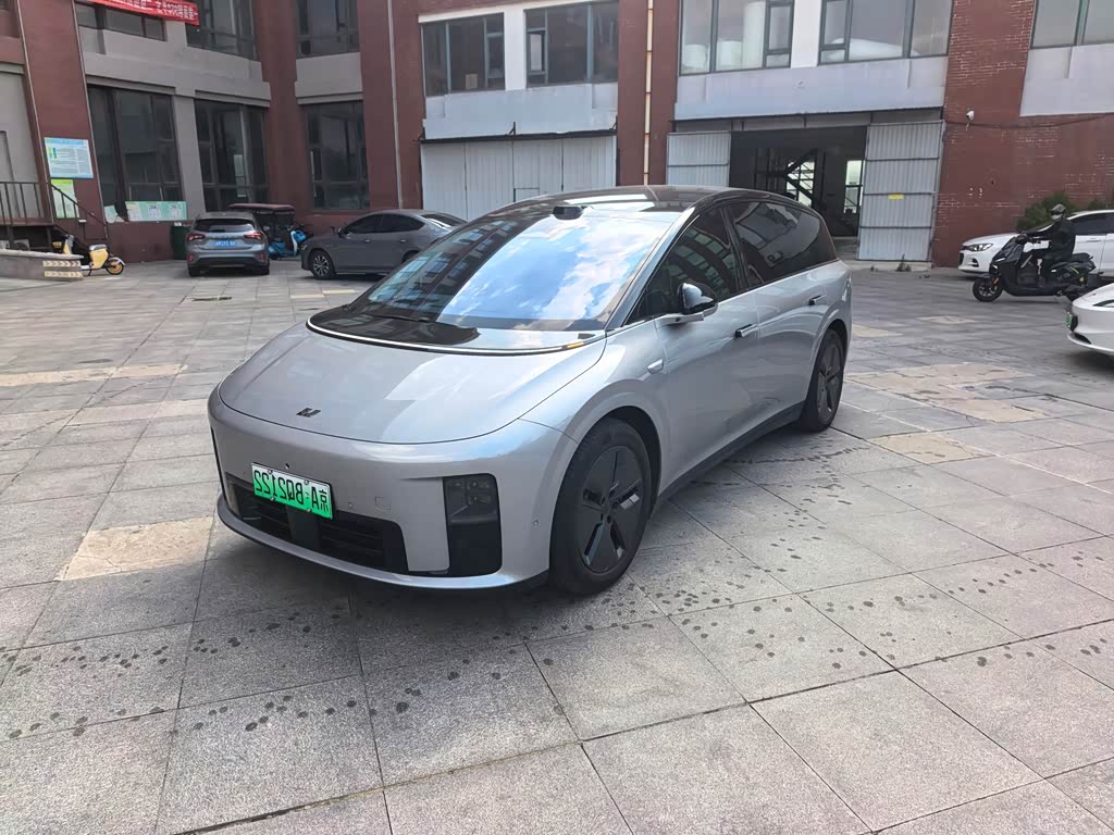 Li Auto i8