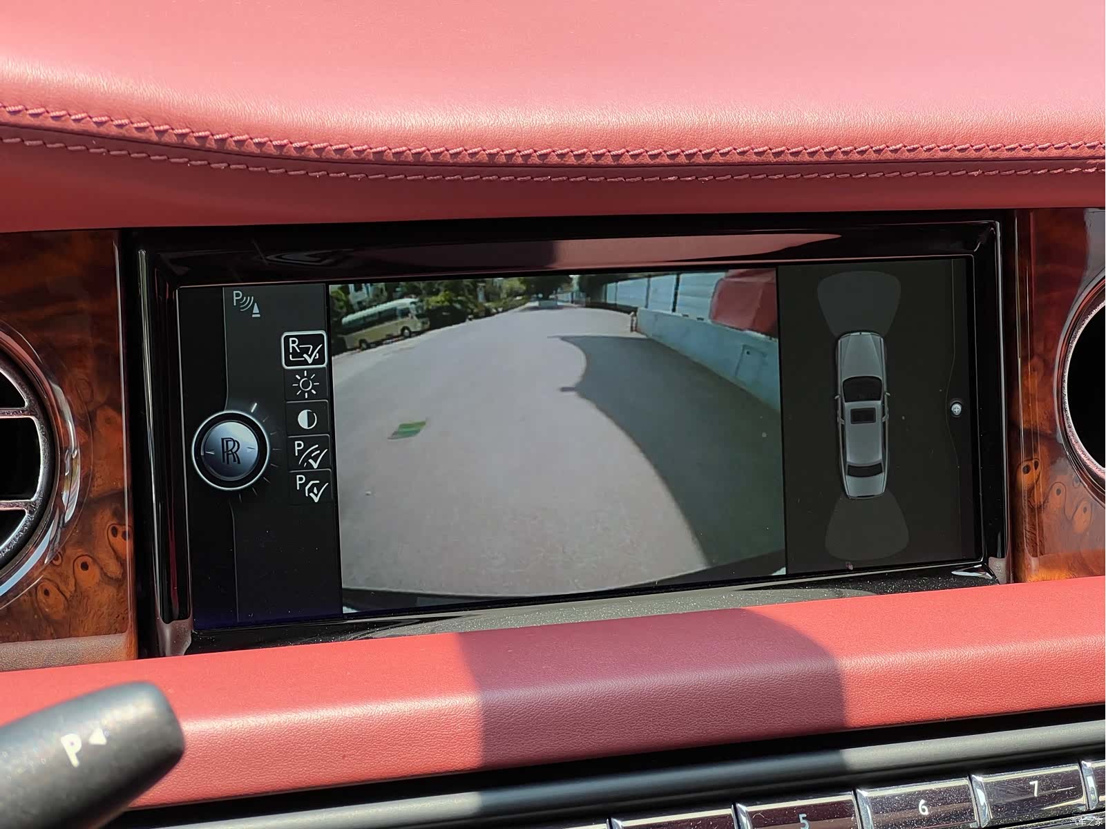 Rolls-Royce Phantom, 2015 27