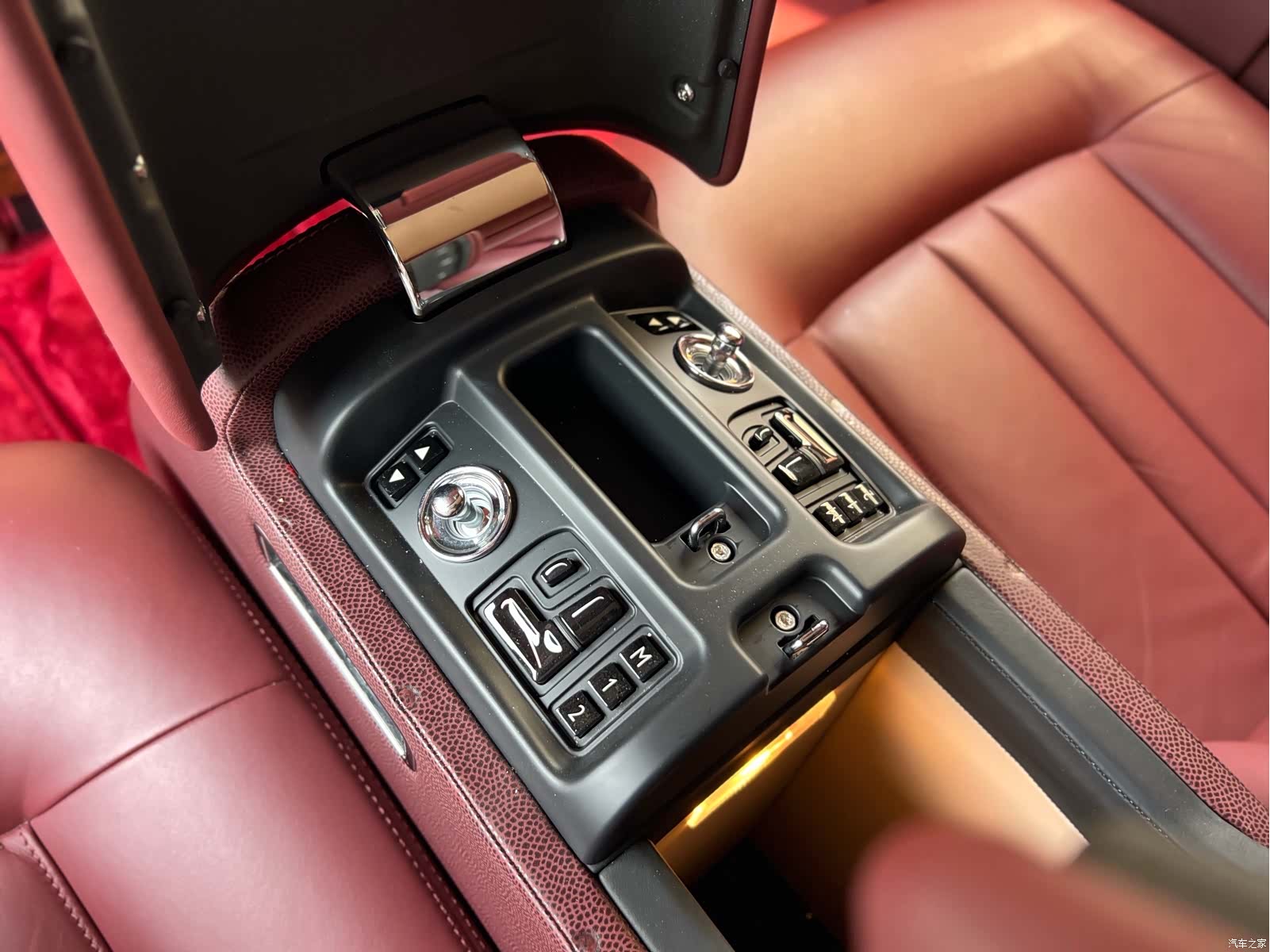 Rolls-Royce Phantom, 2015 16