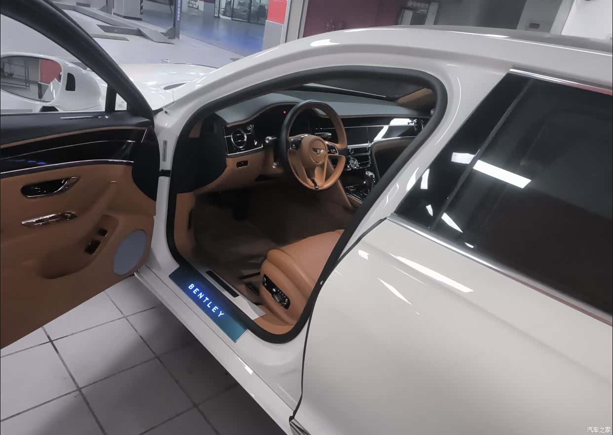Bentley Flying Spur, 2021 3