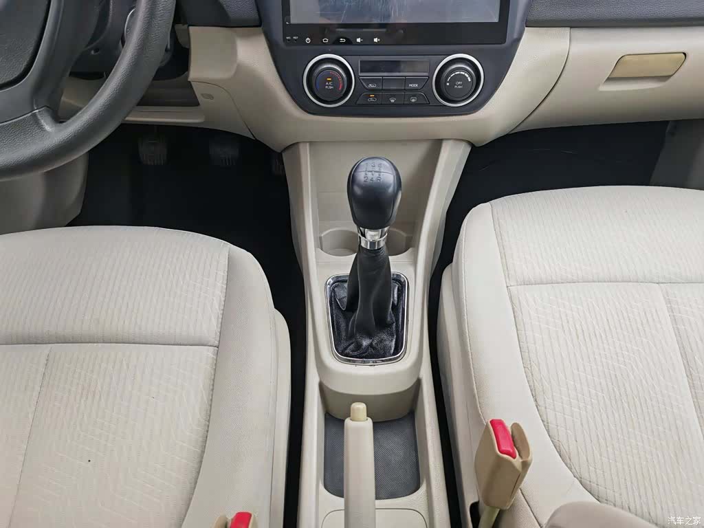 DongFeng A60, 2016 13