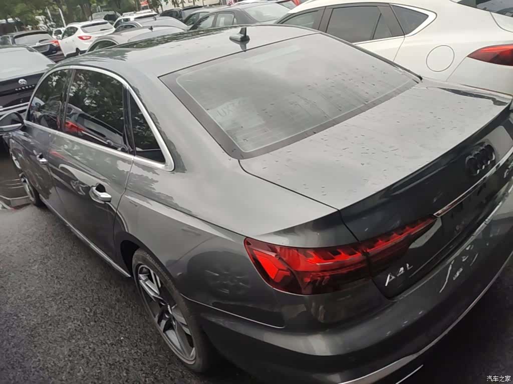 Audi A4L, 2021 все фото