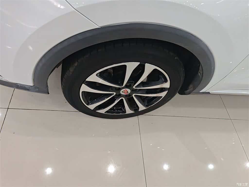 Roewe RX3, 2019 23