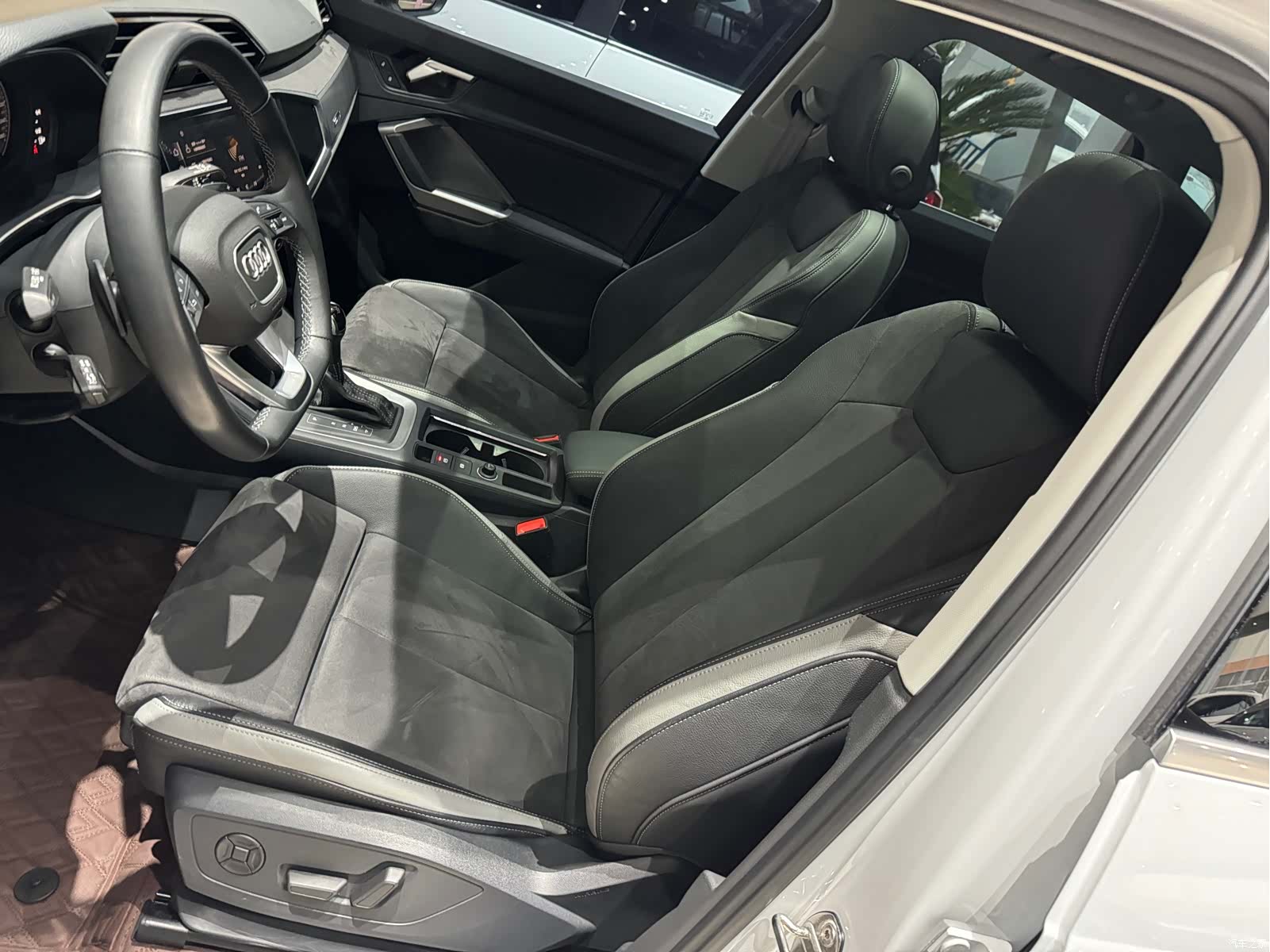 Audi Q3, 2023 13