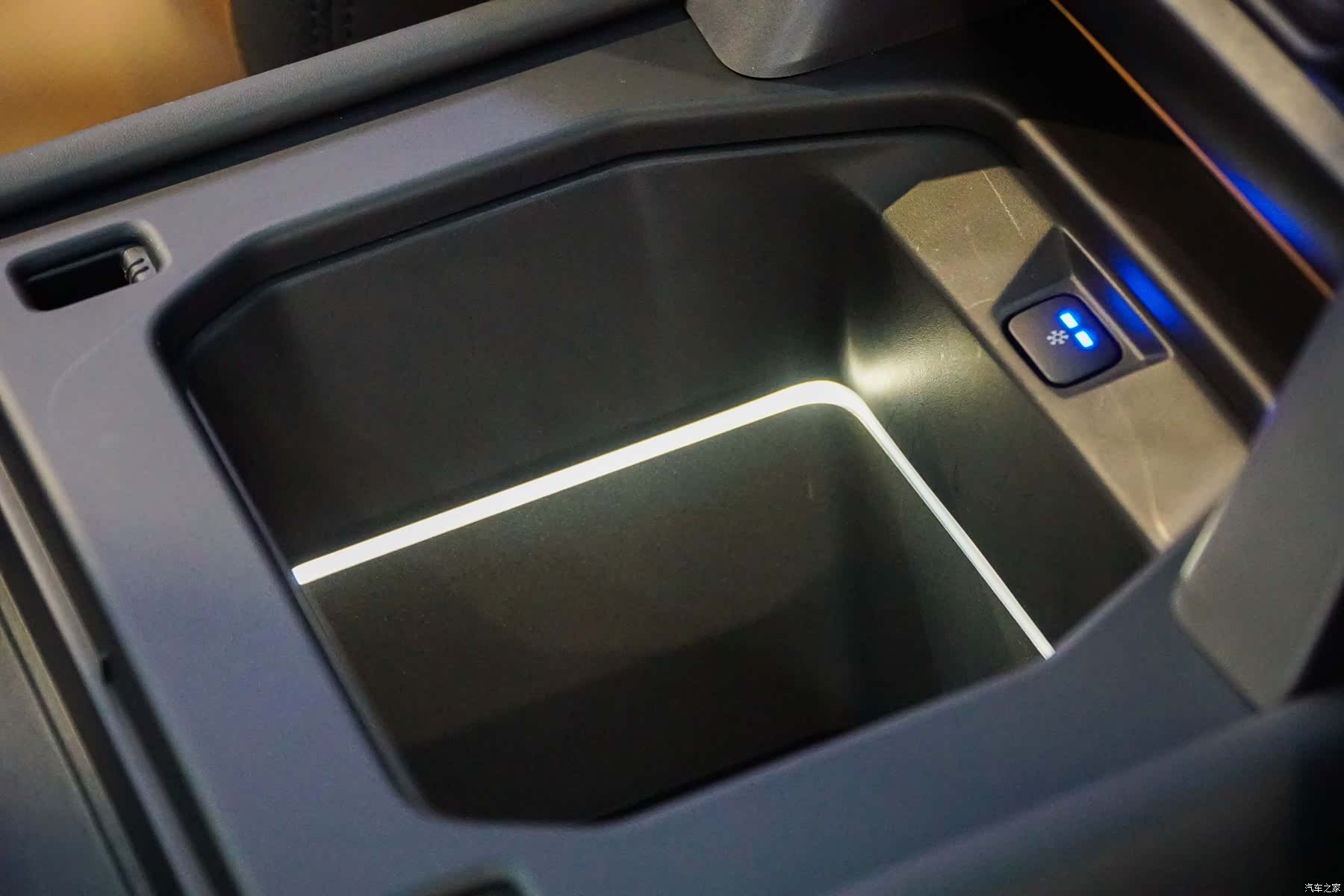 Land Rover Defender, 2023 19