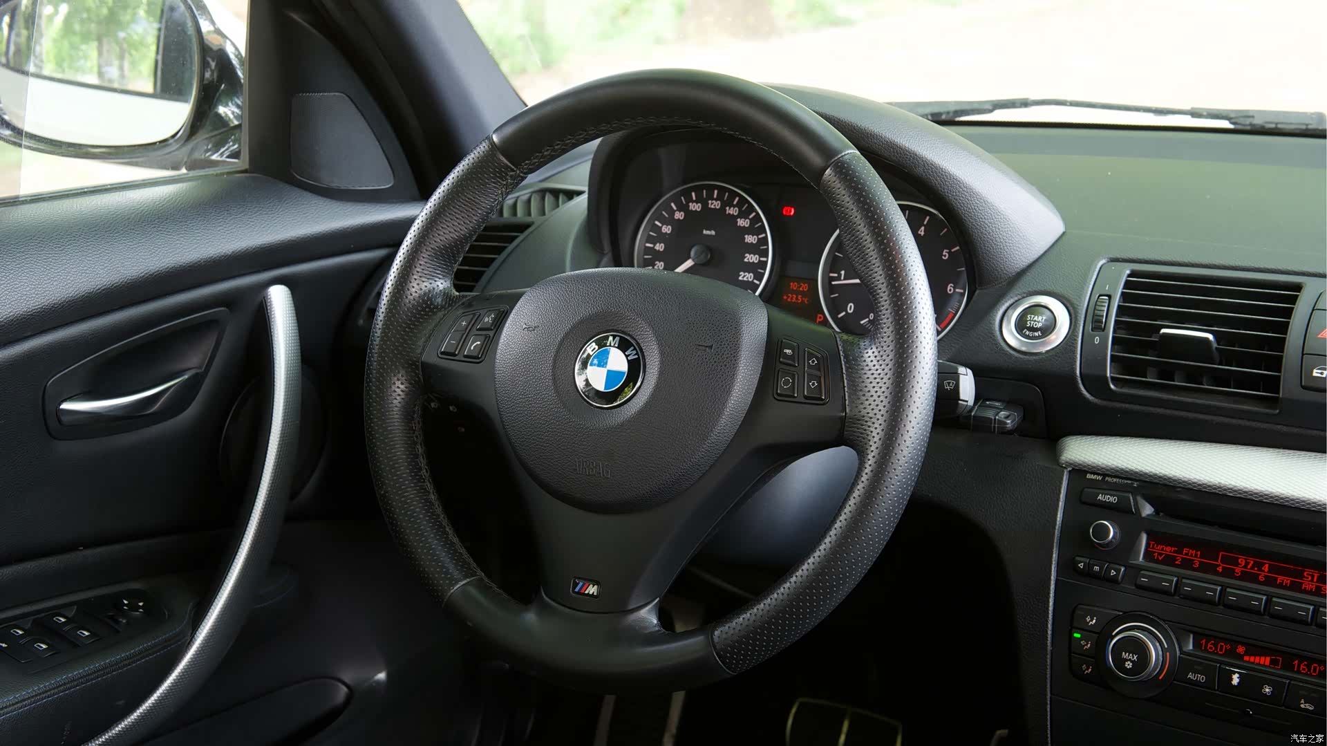 BMW 1 Series, 2010 все фото