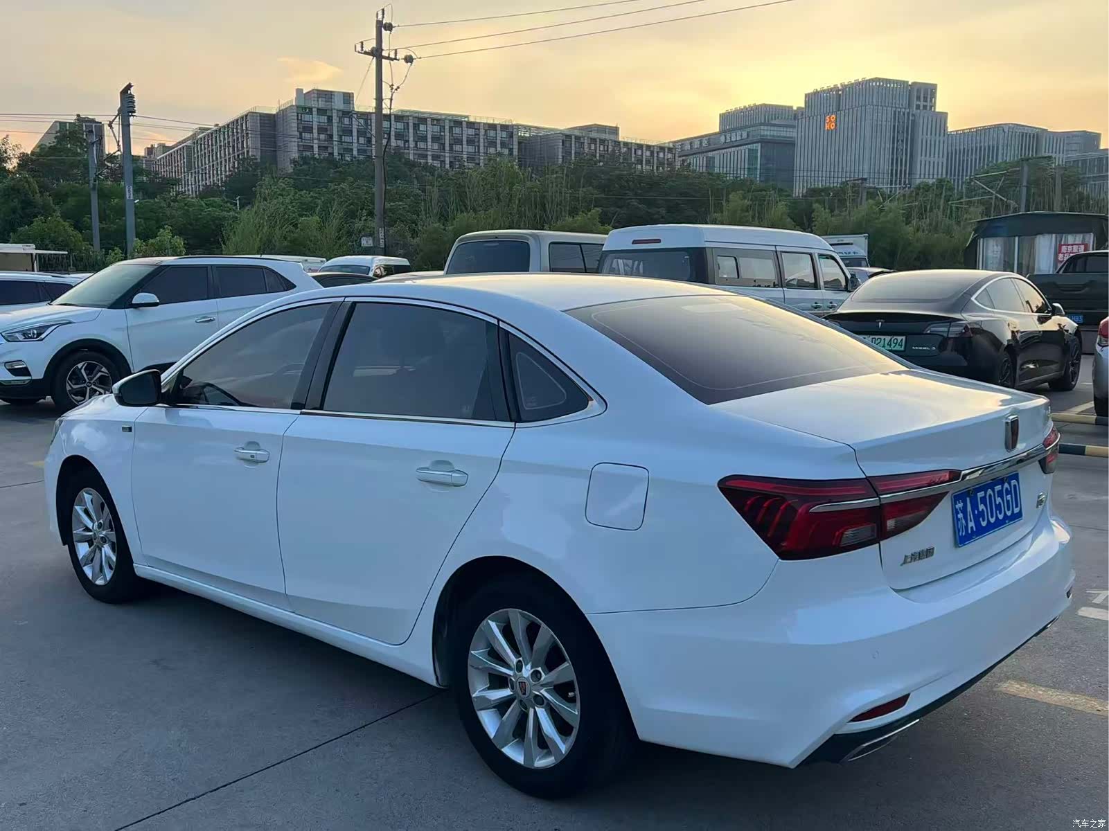 Roewe i6, 2017 12