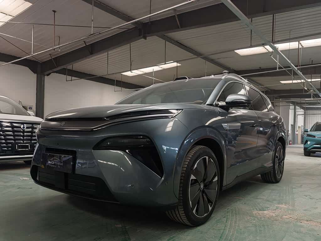 BYD Tang L