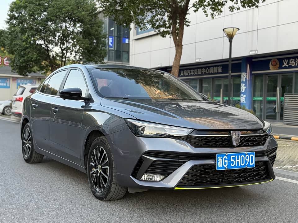 Roewe i5