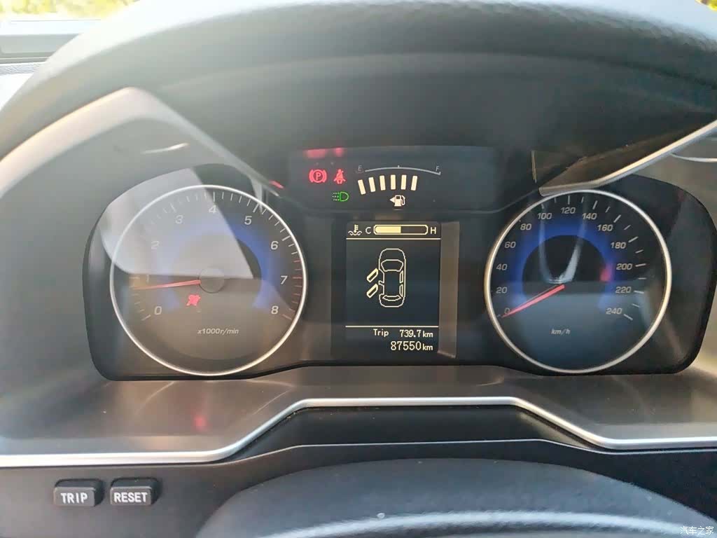 Geely Emgrand, 2015 12