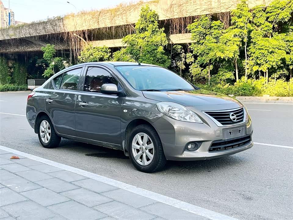 Nissan sunshine