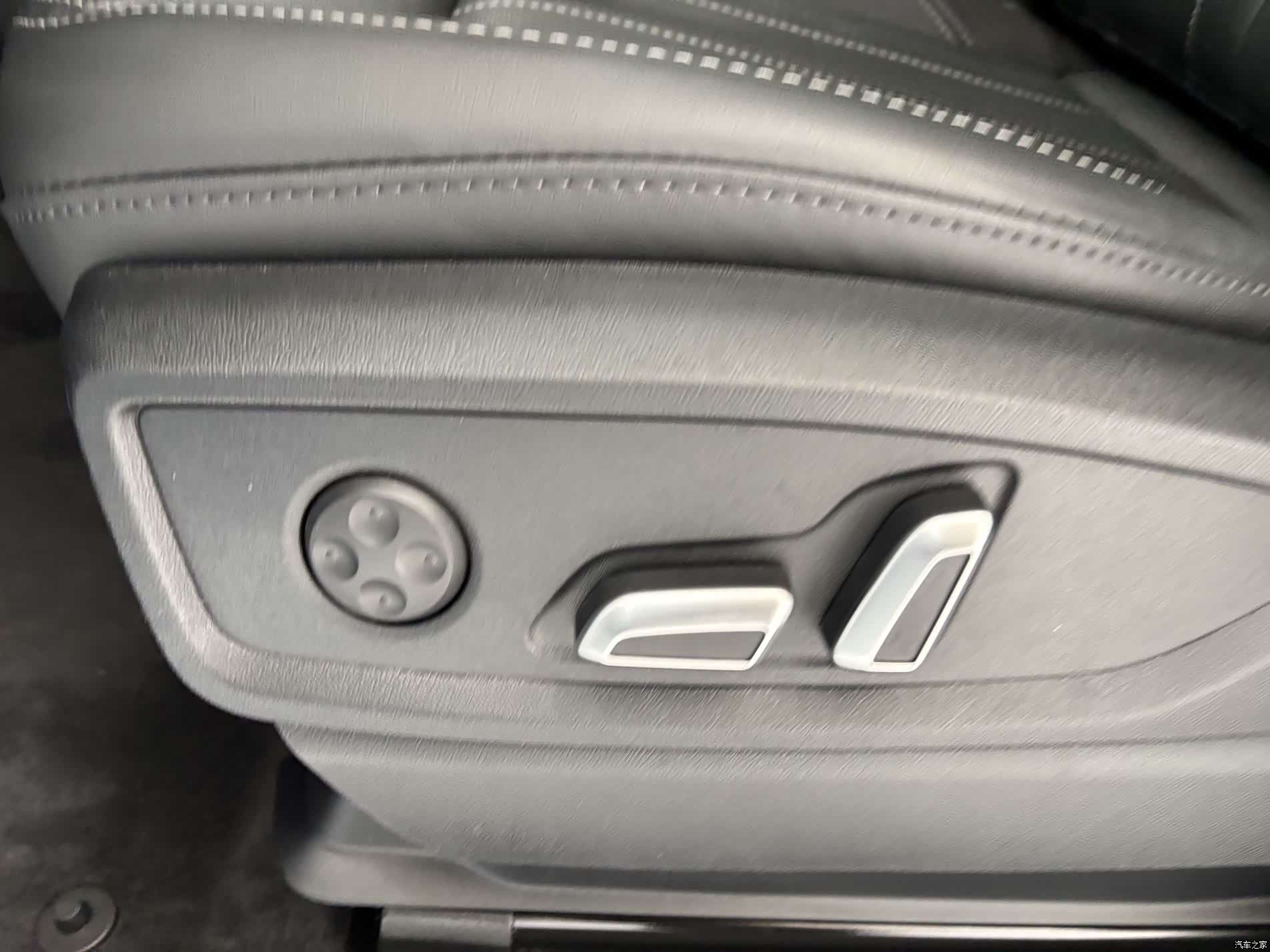 Audi Q5L, 2024 12