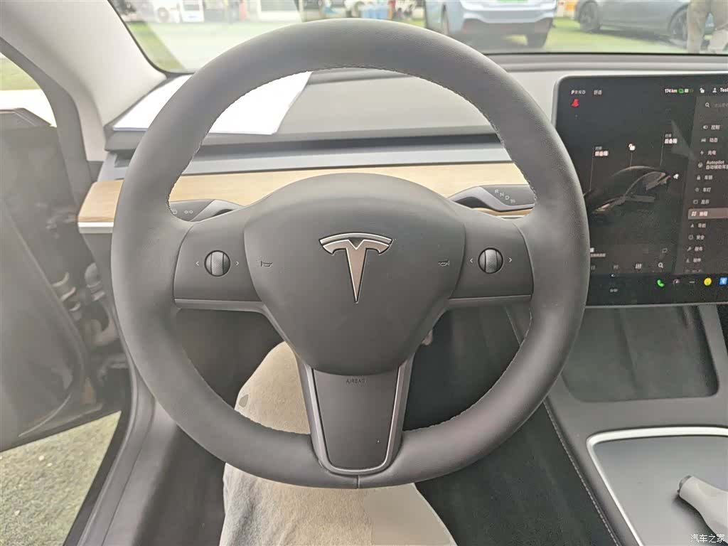 Tesla Model 3, 2023 7