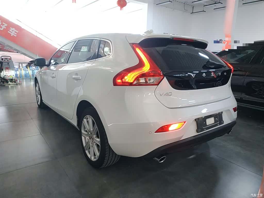 Volvo V40, 2019 все фото
