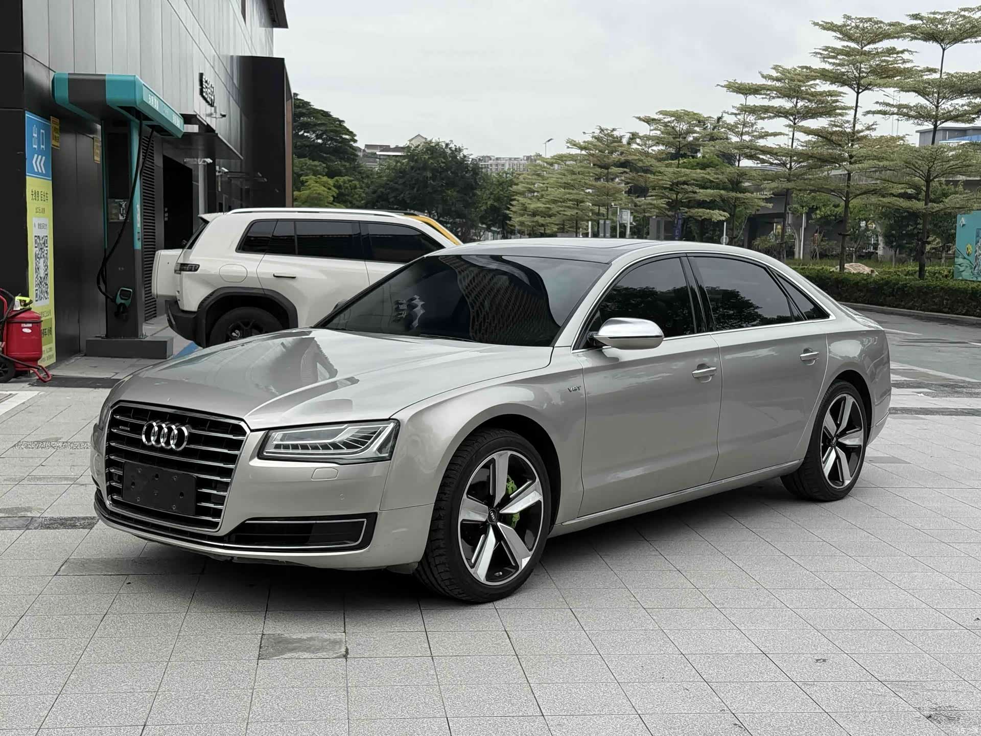 Audi A8L, 2015 1