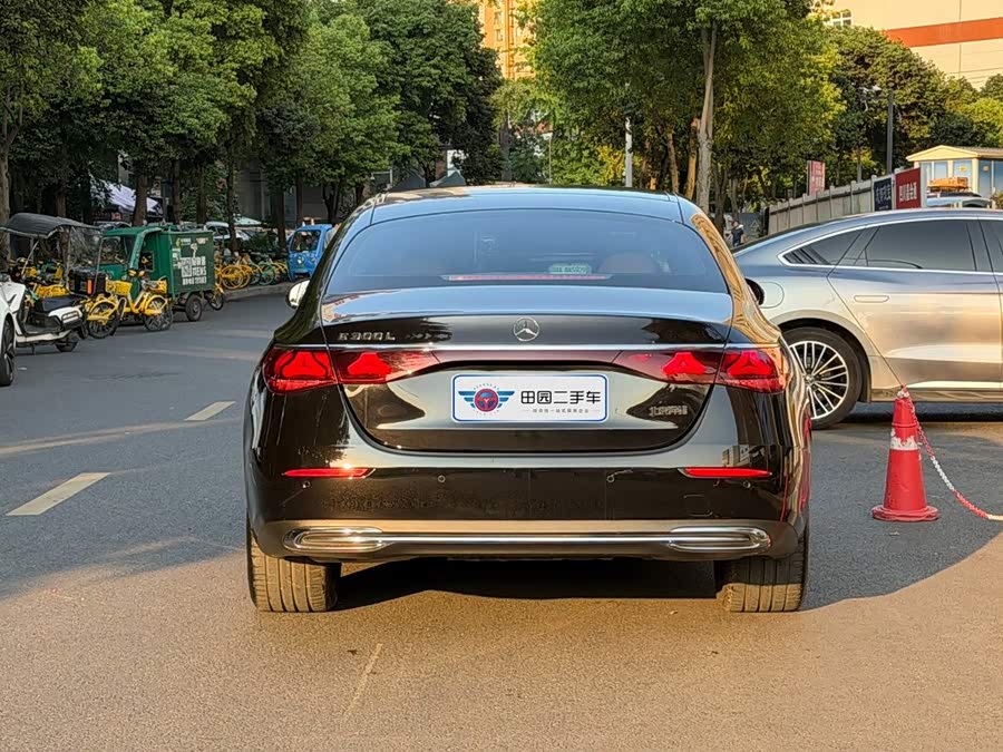 Mercedes-Benz E-Class 2025, фото 5