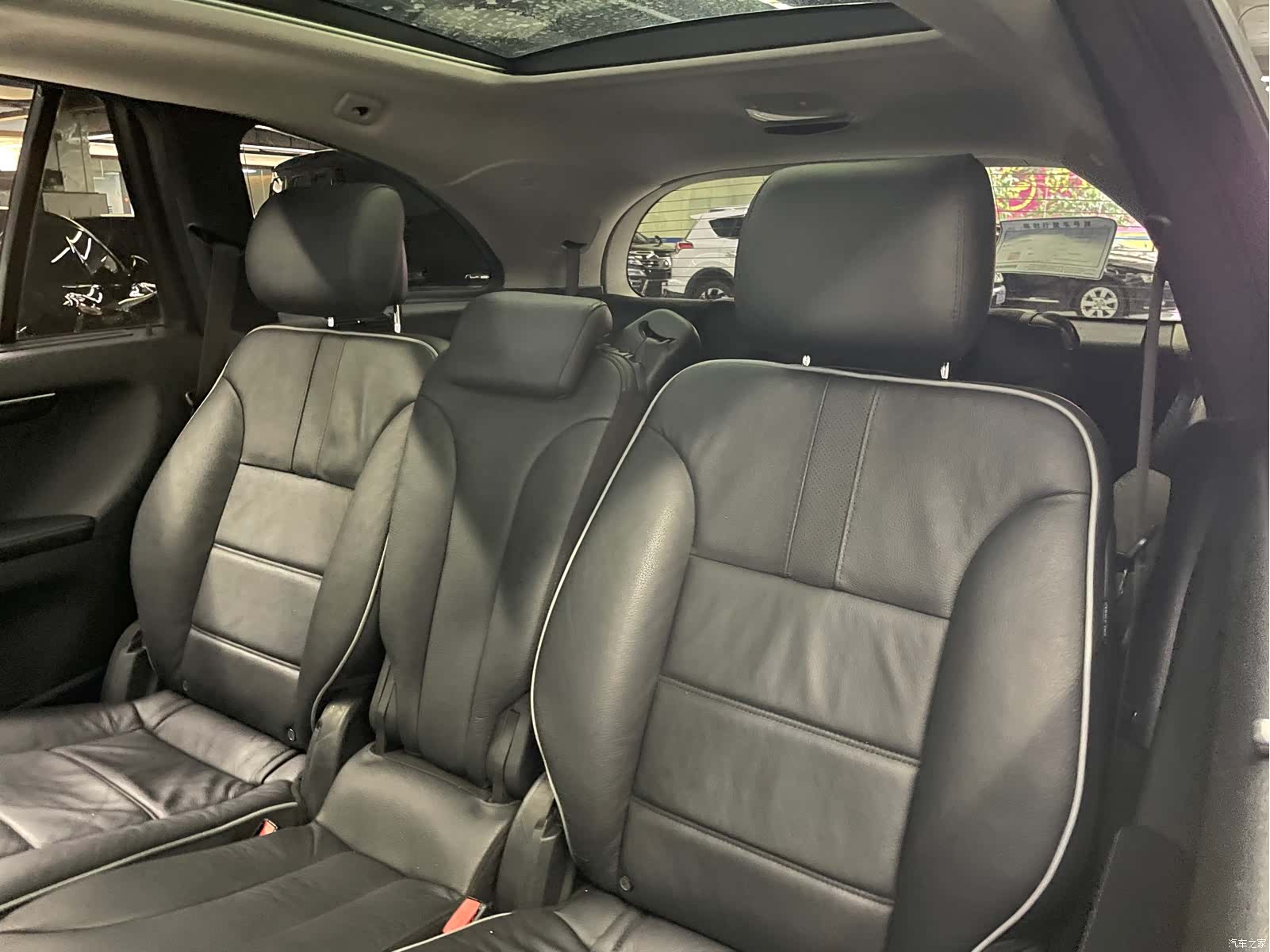 Mercedes-Benz R-Class, 2017 32