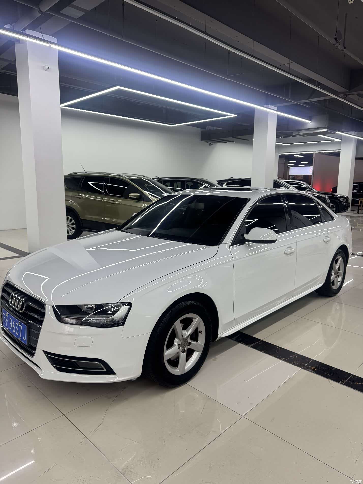 Audi A4L, 2014 1