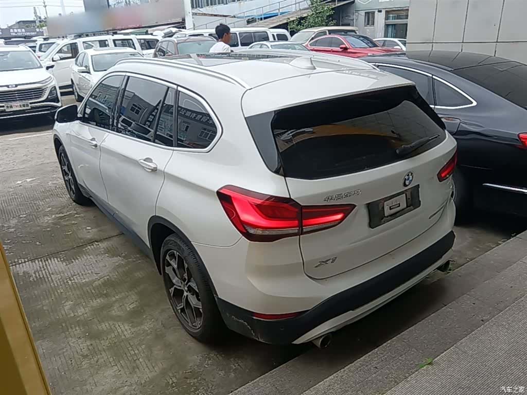 BMW X1, 2022 все фото
