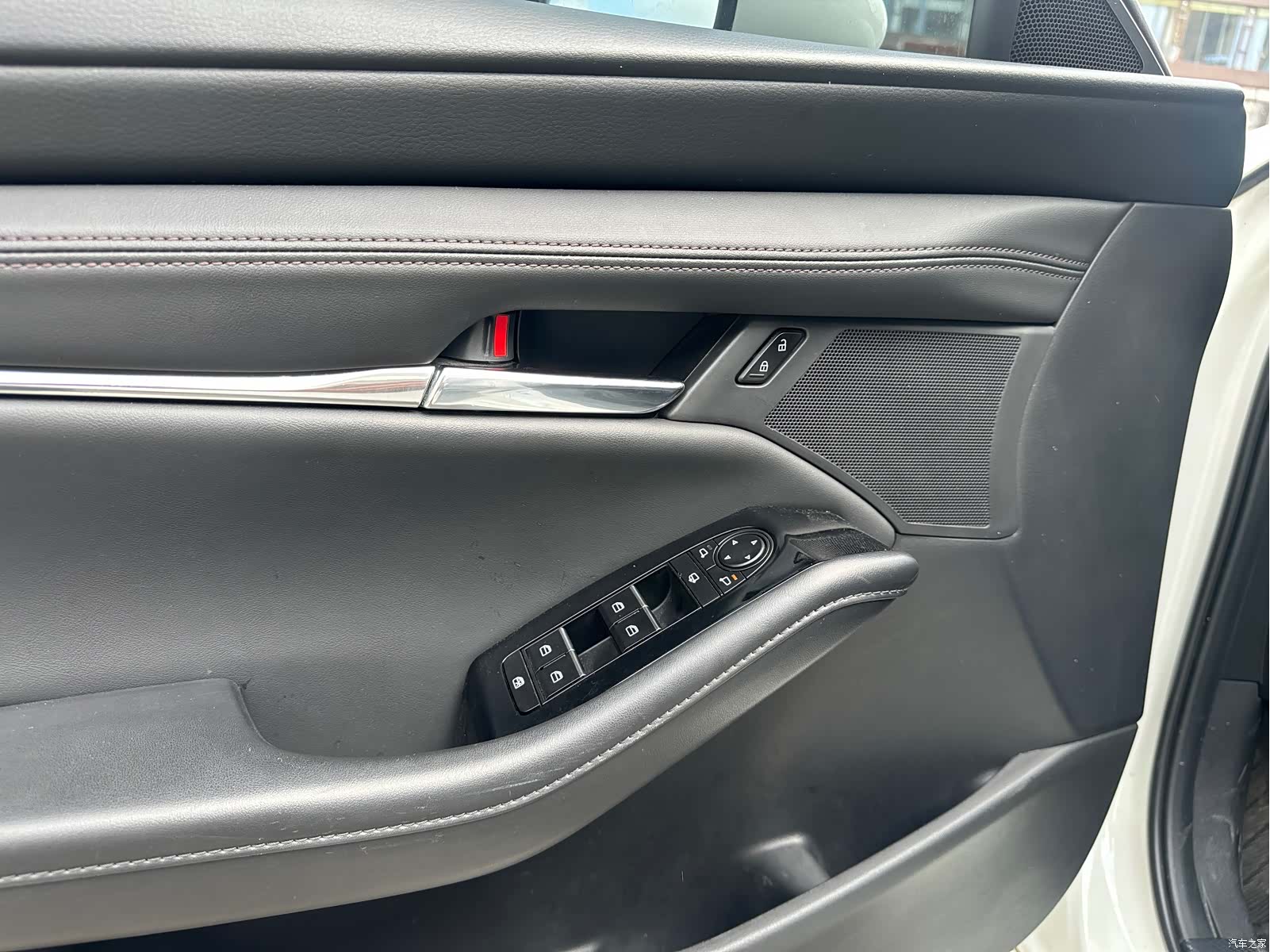 Mazda Mazda3, 2023 11