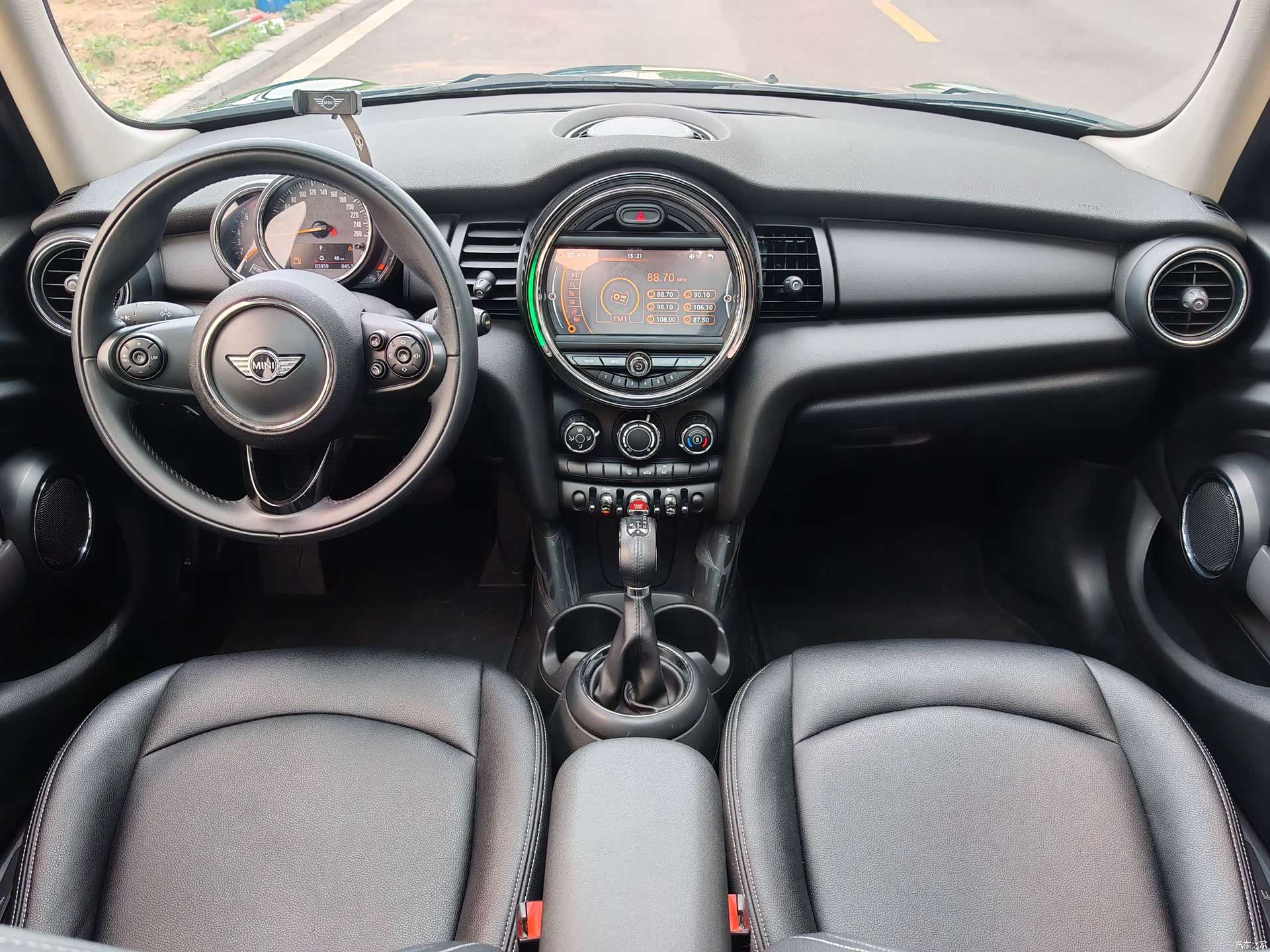 Mini ONE, 2018 20