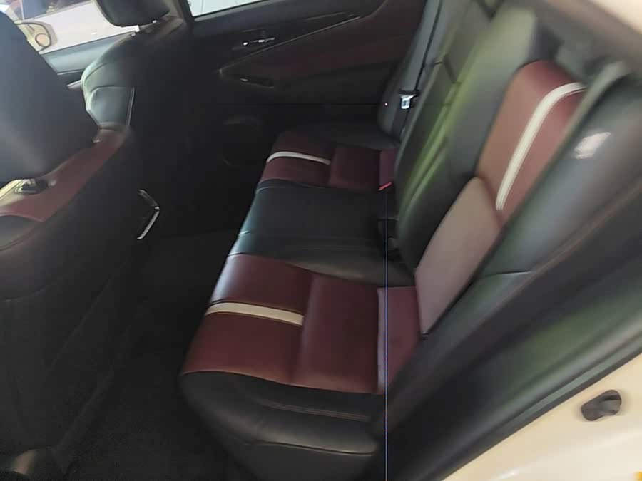 Toyota Crown 2017, фото 16