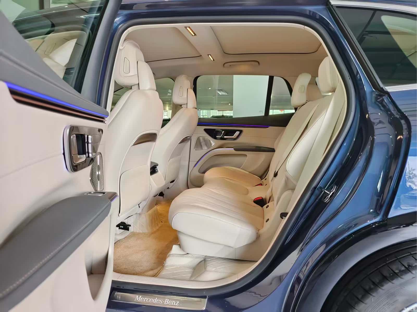 Mercedes-Benz EQS, 2023 все фото