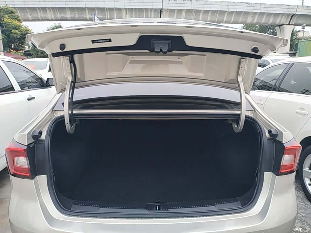 Roewe i5, 2020 19