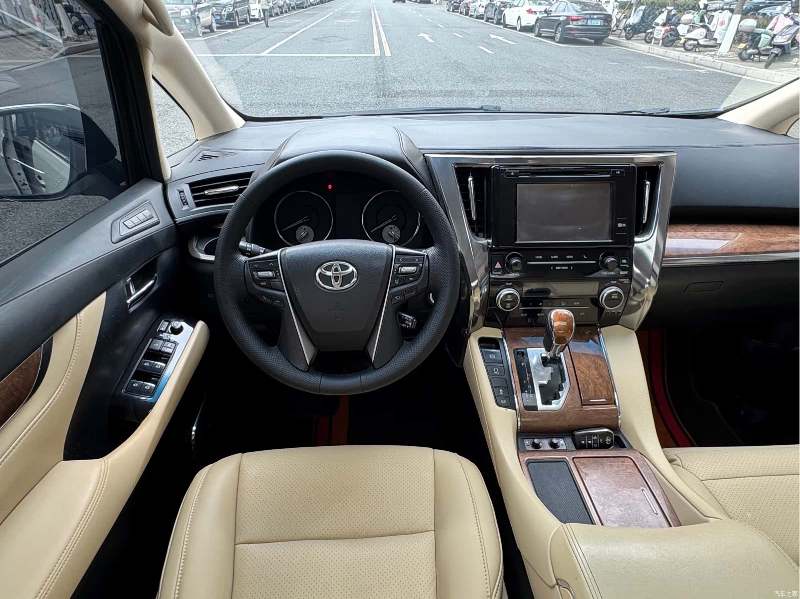 Toyota Alphard, 2017 13