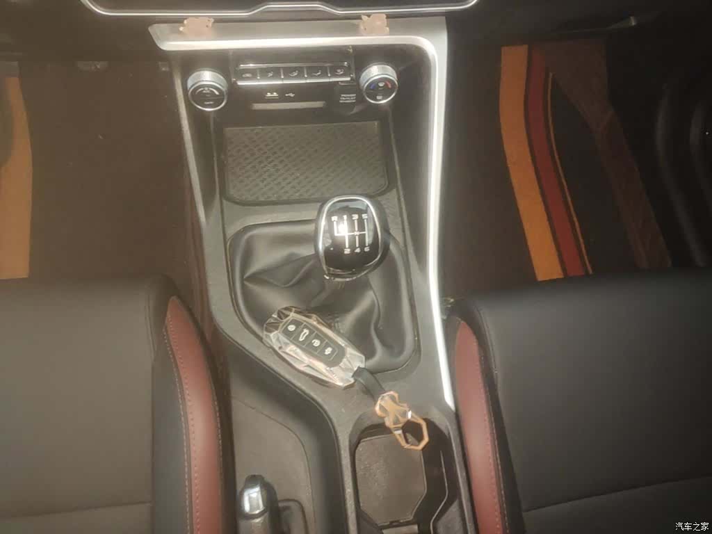 Geely Coolray, 2021 14