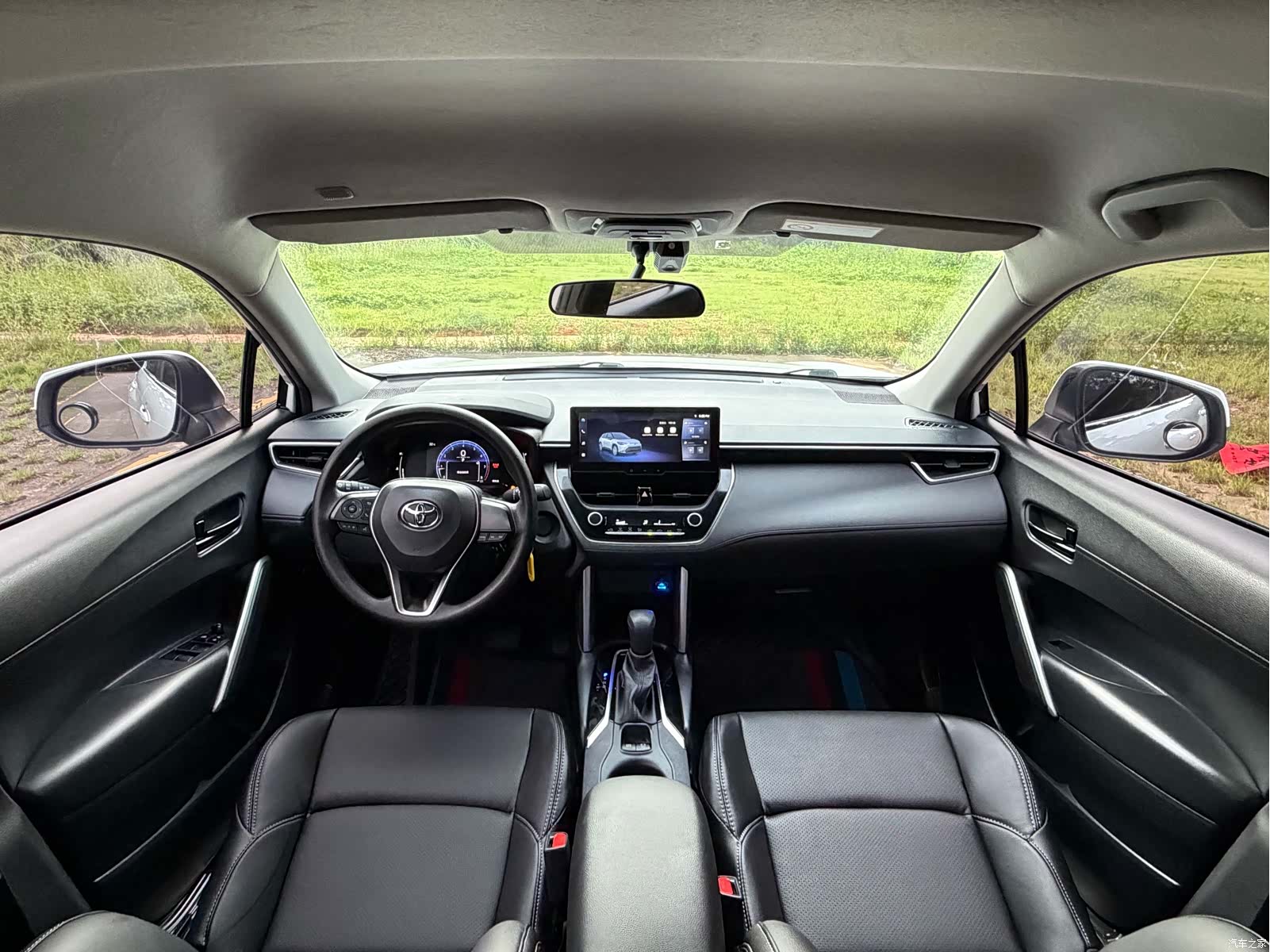 Toyota Frontlander, 2023 все фото