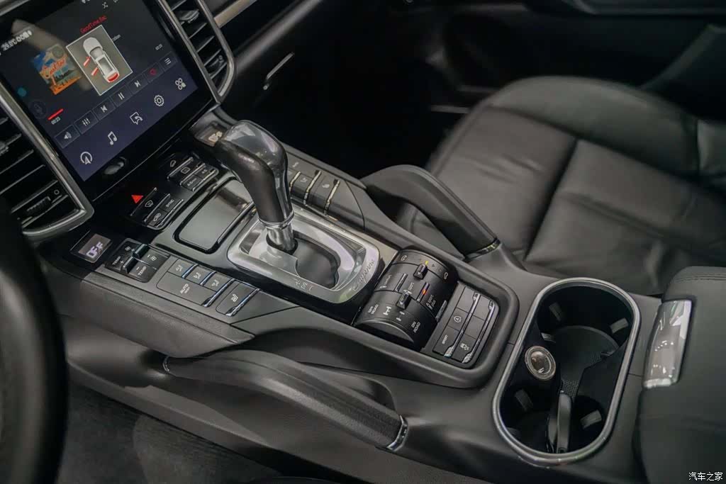 Porsche Cayenne, 2016 11