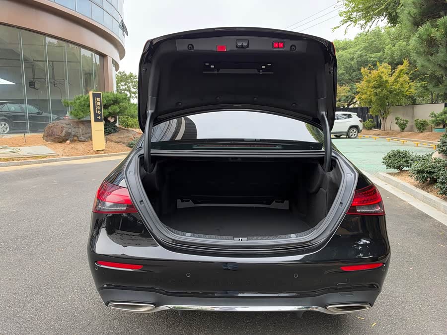 Mercedes-Benz E-Class 2023, фото 14