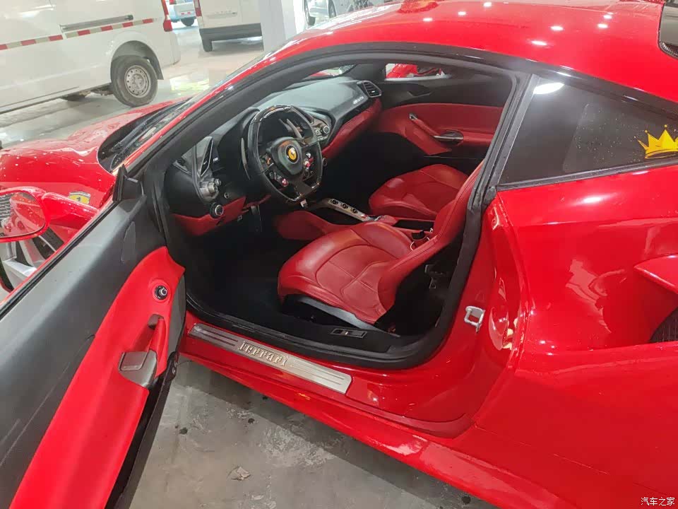 Ferrari 488, 2016 4