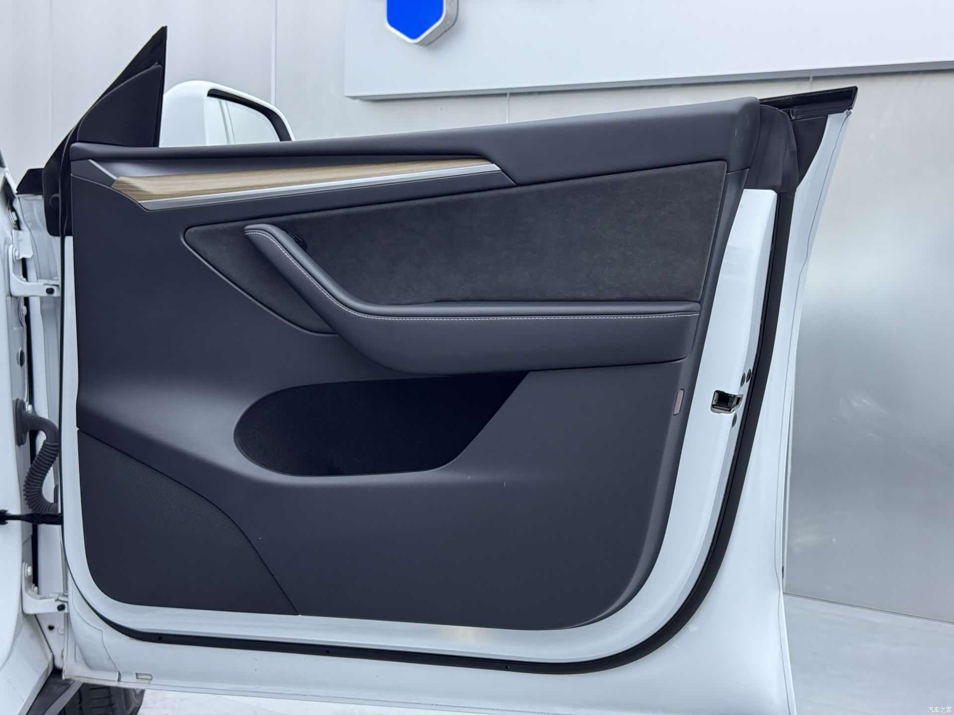 Tesla Model Y, 2022 18