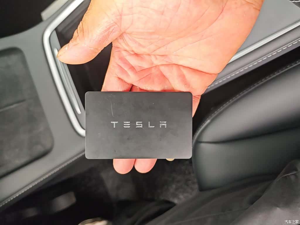 Tesla Model Y, 2023 9