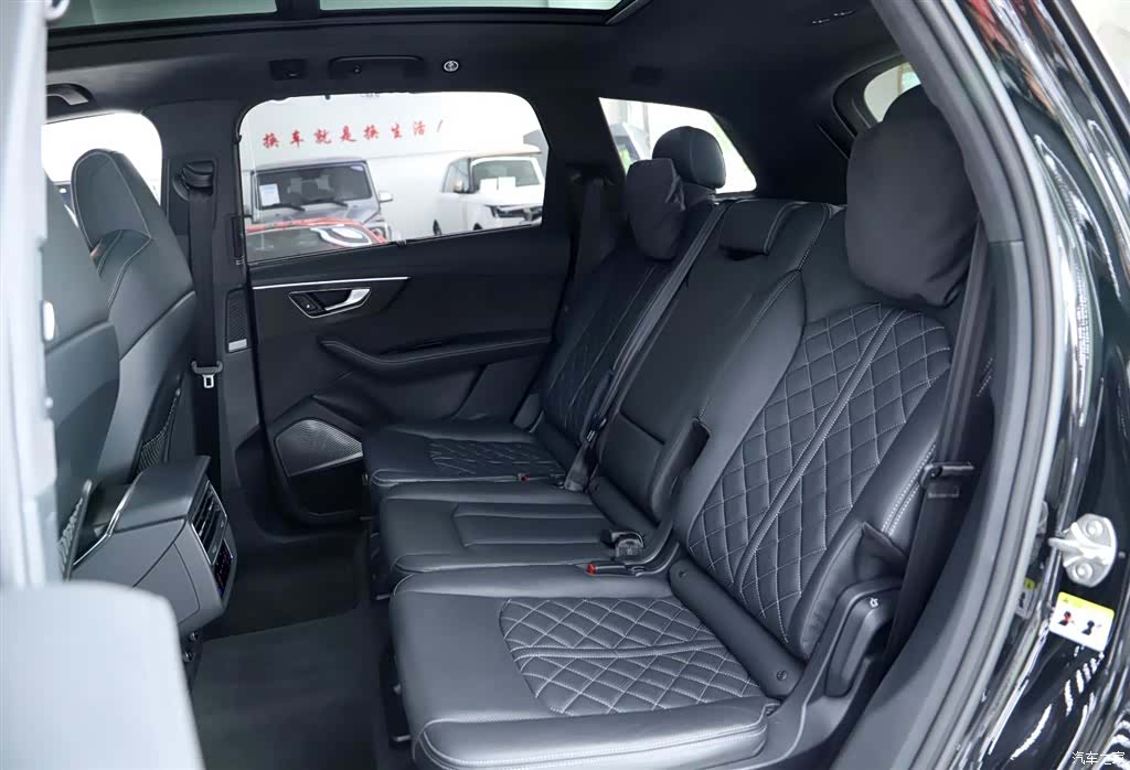 Audi Q7, 2024 7