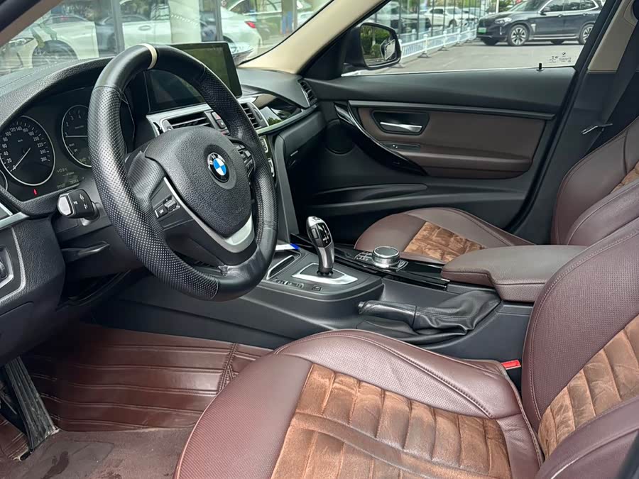 BMW 3 Series 2019, фото 10