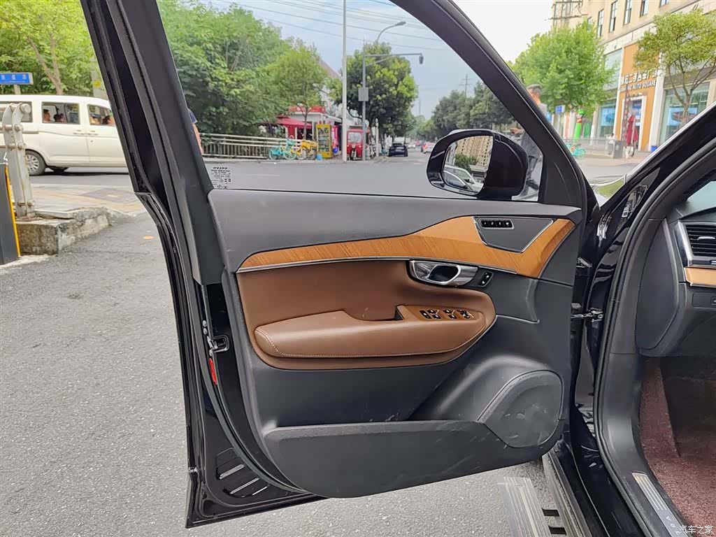 Volvo XC90, 2023 6