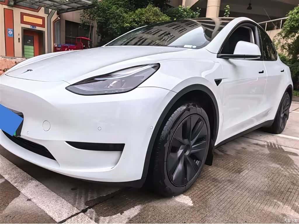 Tesla Model Y, 2024 4